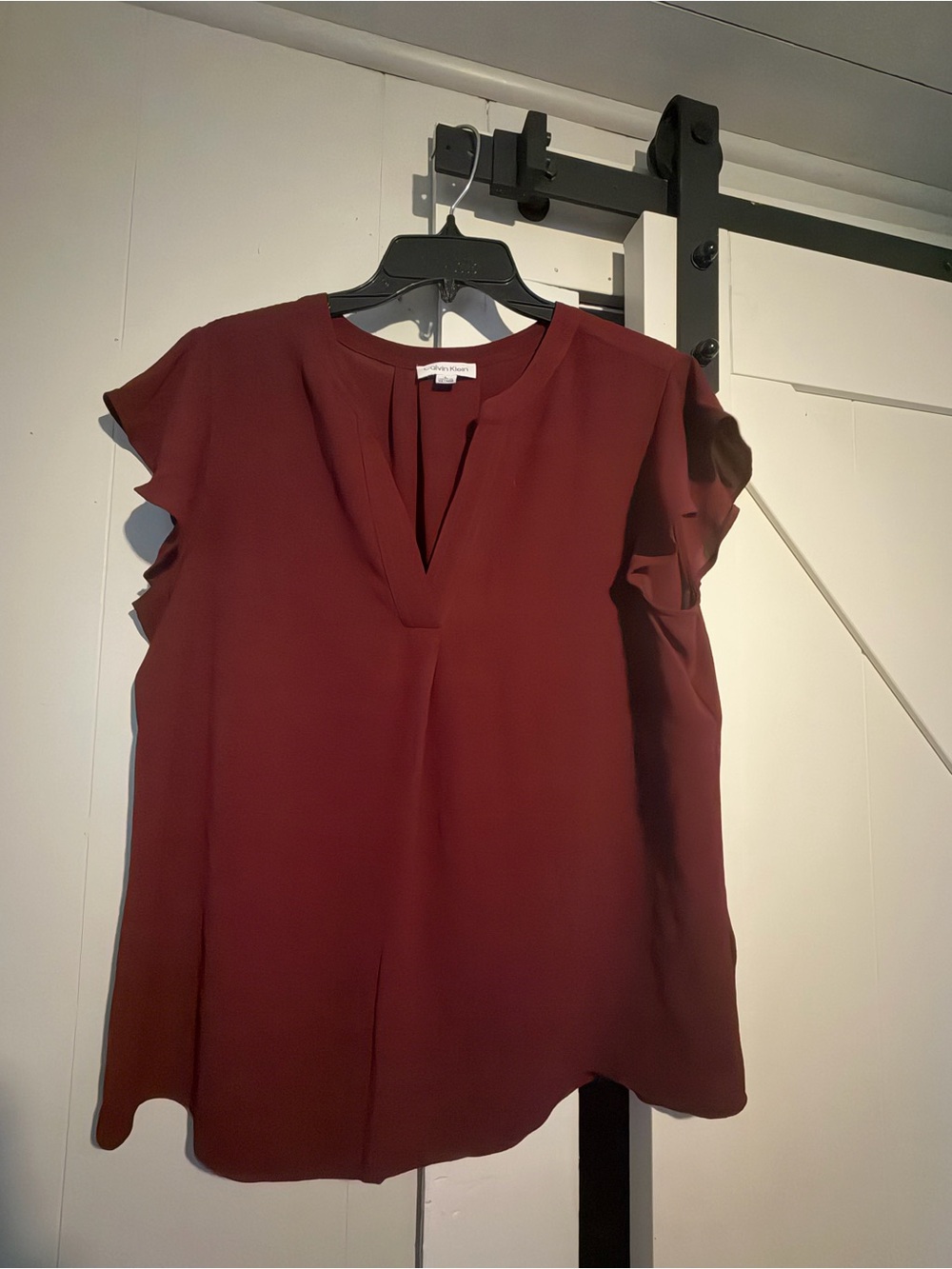 Calvin Klein Burgundy Flutter Sleeve Split-Neck Blouse